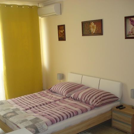 Eszter Apartman Eger Exterior photo