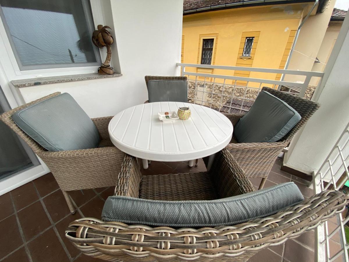 Eszter Apartman Eger Exterior photo