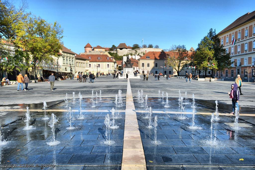 Eszter Apartman Eger Exterior photo