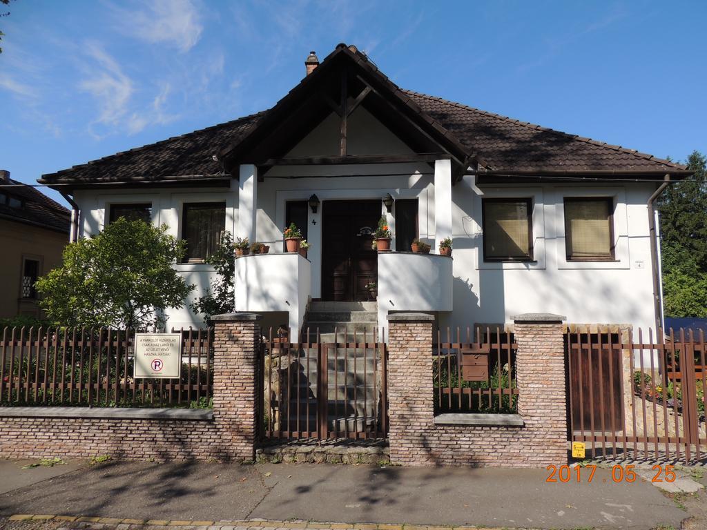 Eszter Apartman Eger Exterior photo